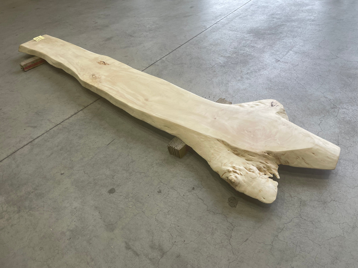 A0028 トチ 無垢一枚板テーブル天板 2,500mm × 300mm × 45mm