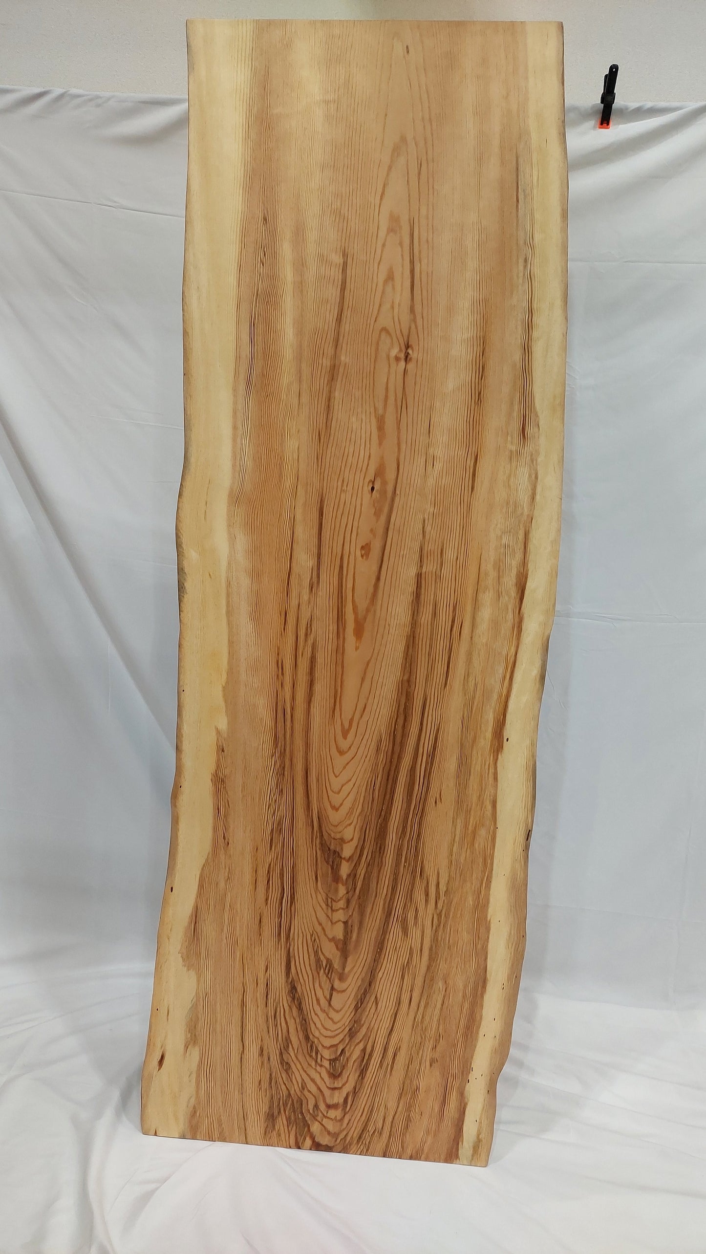 A0014 地松(アカマツ)無垢一枚板 テーブル天板 2,010mm×580mm~630mm×50mm