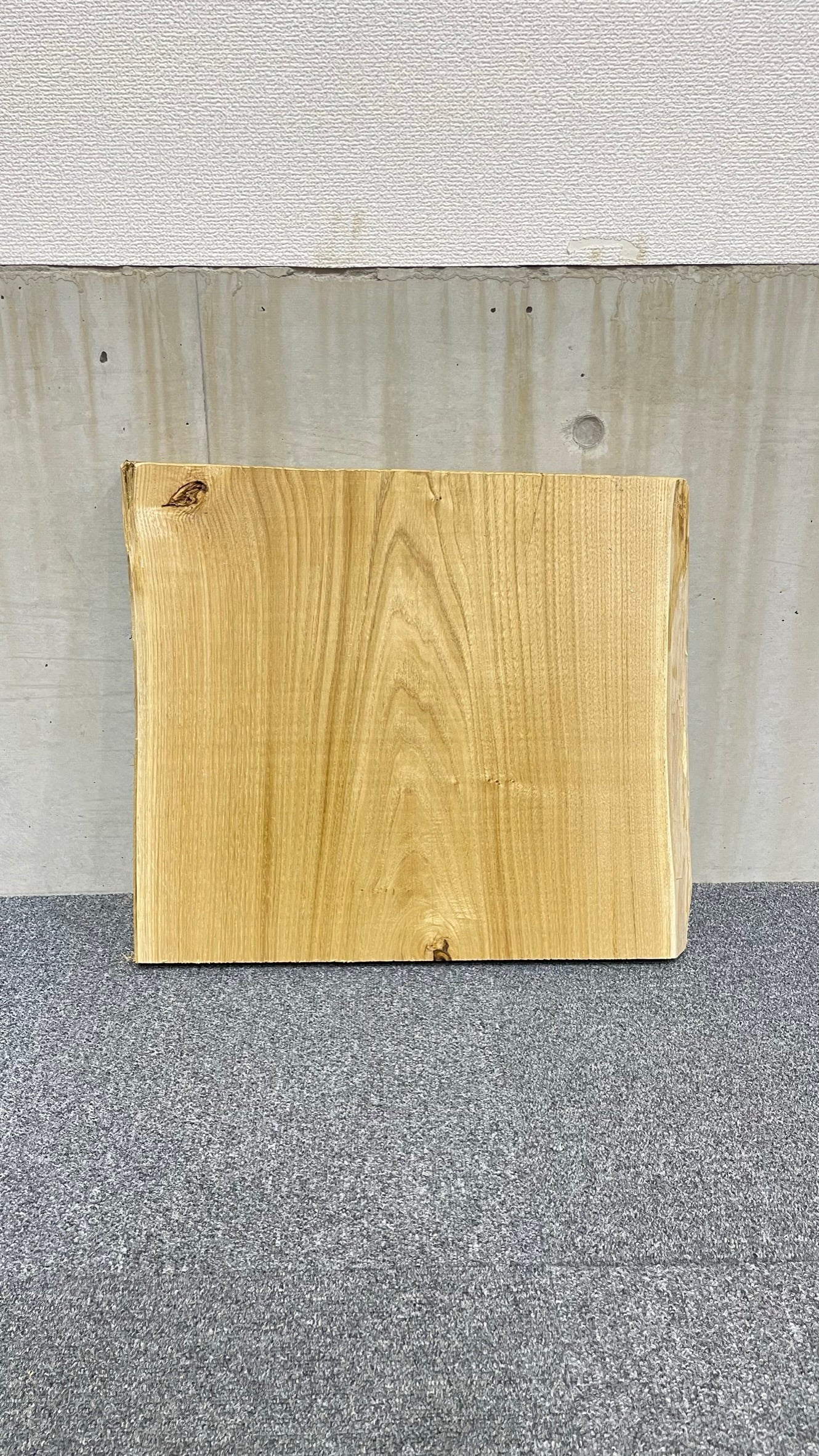 HP0008 Chestnut board, planar finish, 455mm x 525mm x 50mm