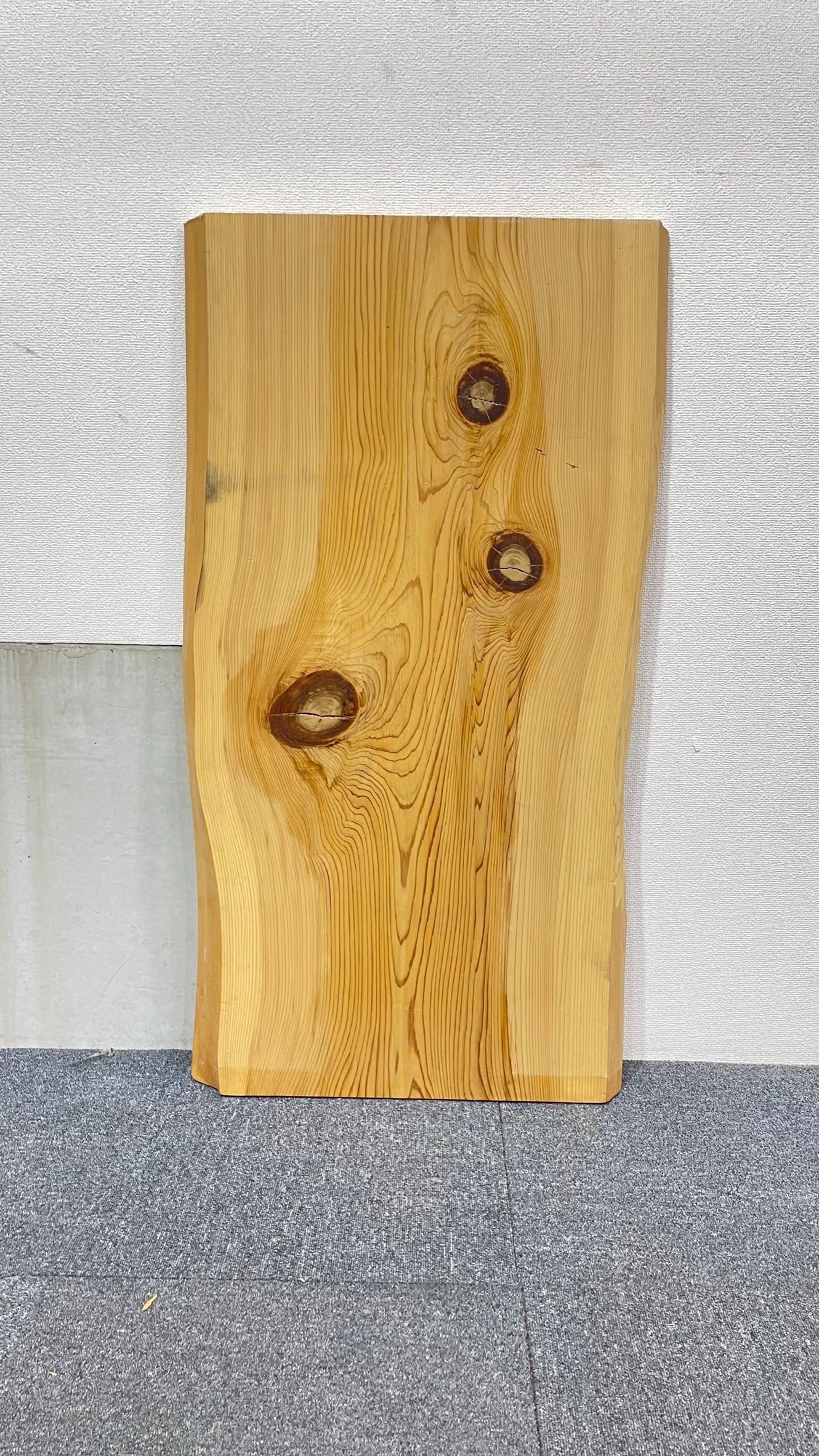 H0009 Cedar board 1,180mm x 585mm x 55mm